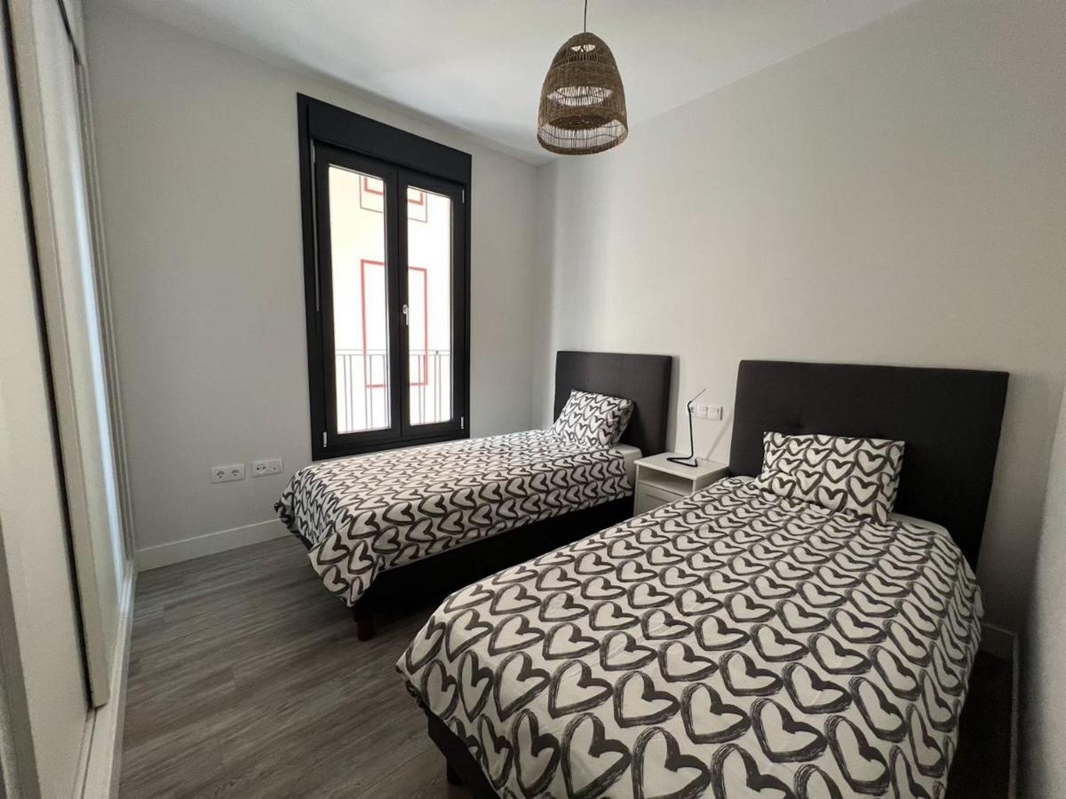 Holidays2Malaga Alta Downtown Pool Paddle And Parking New Building Bagian luar foto